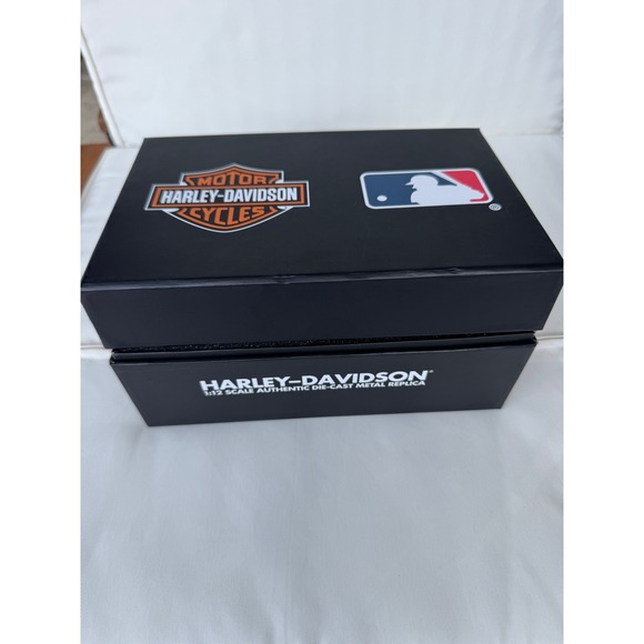 Harley-Davidson Boston Red‎ Sox Motorcycle 1:12 Scale Diecast Replica MLB - Picture 2 of 15